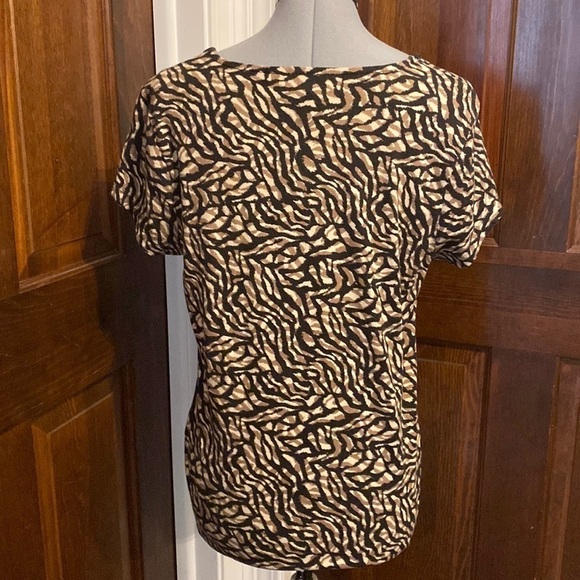 Dana Buchman Signature Woven V-Neck Short Sleeve Top - Picture 5 of 7